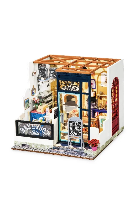 DIY Miniature Dollhouse Kit: Bake Shop